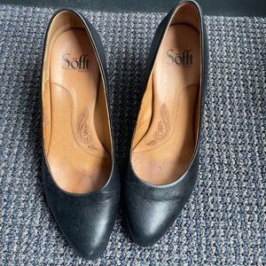 Sofft black pumps size 7
